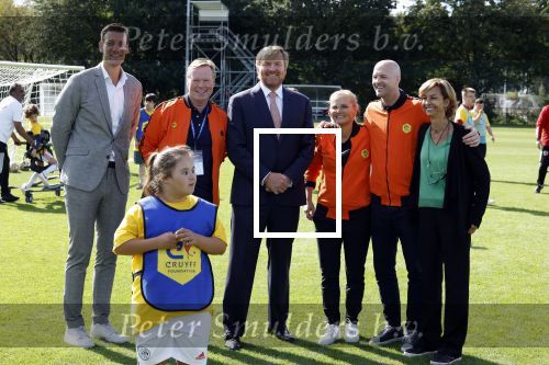 Amsterdam 21 september 2022
Koning Willem Alexander bezoekt sportdag van de Johan Cruyff foundation op de toekomst en in de Johan Cruyff Arena . Danny Cruyff Jordi Cruyff en zijn dochter Susila . Koning Willem Alexander met Ronald Koeman Jordi Cruyff en Sarina Wiegman