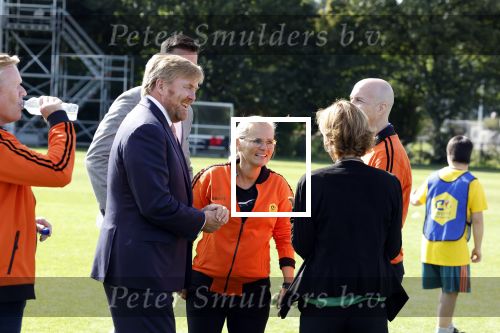 Amsterdam 21 september 2022
Koning Willem Alexander bezoekt sportdag van de Johan Cruyff foundation op de toekomst en in de Johan Cruyff Arena . Danny Cruyff Jordi Cruyff en zijn dochter Susila . Koning Willem Alexander met Ronald Koeman Jordi Cruyff en Sarina Wiegman
