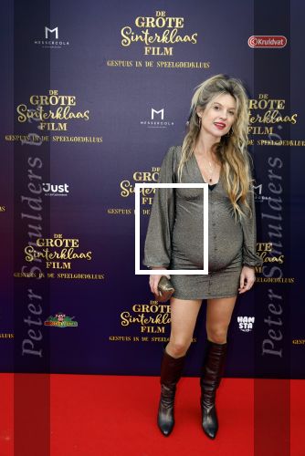 Amsterdam 2 oktober 2022
Premiere de grote sinterklaasfilm gespuis in de speelgoedkluis in Tuschinski. 
Zwangere Lauren Verster met haar kinderen