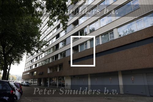 Rotterdam 4 oktober 2022
Lee Towers (Leen Huizer) en zijn vrouw Laura gaan verhuizen naar een prachtig appartement wat over de Maas en Rotterdam uitkijkt.