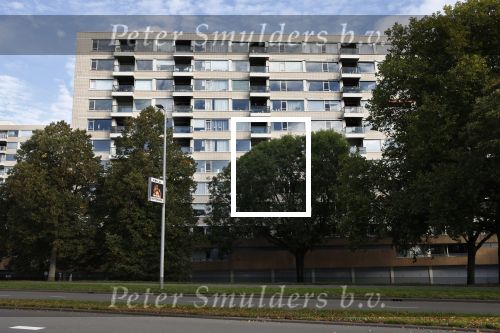 Rotterdam 4 oktober 2022
Lee Towers (Leen Huizer) en zijn vrouw Laura gaan verhuizen naar een prachtig appartement wat over de Maas en Rotterdam uitkijkt.