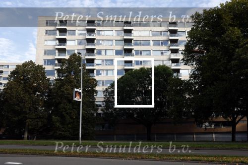 Rotterdam 4 oktober 2022
Lee Towers (Leen Huizer) en zijn vrouw Laura gaan verhuizen naar een prachtig appartement wat over de Maas en Rotterdam uitkijkt.