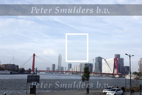 Rotterdam 4 oktober 2022
Lee Towers (Leen Huizer) en zijn vrouw Laura gaan verhuizen naar een prachtig appartement wat over de Maas en Rotterdam uitkijkt.