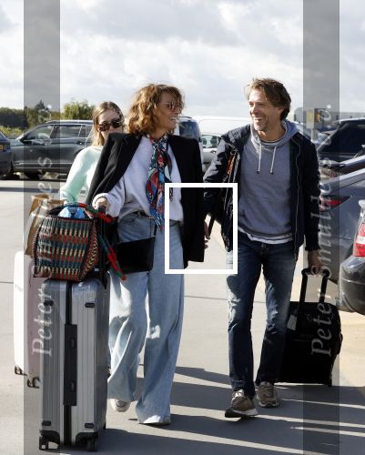 Eindhoven 8 oktober 2022
Leontien Ruiters en haar nieuwe vriend John Huiberts vertrekken samen met zijn dochter vanaf airport Eindhoven voor een vakantie naar ibiza.