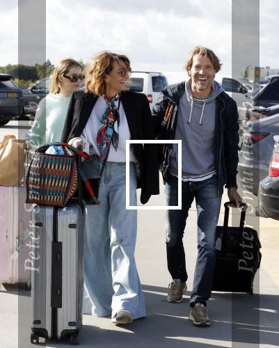 Eindhoven 8 oktober 2022
Leontien Ruiters en haar nieuwe vriend John Huiberts vertrekken samen met zijn dochter vanaf airport Eindhoven voor een vakantie naar ibiza.