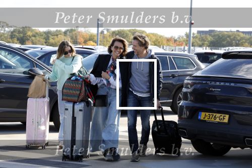 Eindhoven 8 oktober 2022
Leontien Ruiters en haar nieuwe vriend John Huiberts vertrekken samen met zijn dochter vanaf airport Eindhoven voor een vakantie naar ibiza.