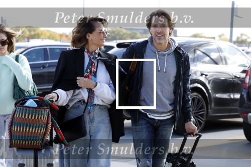 Eindhoven 8 oktober 2022
Leontien Ruiters en haar nieuwe vriend John Huiberts vertrekken samen met zijn dochter vanaf airport Eindhoven voor een vakantie naar ibiza.