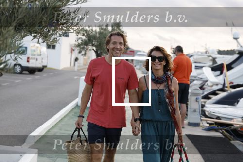 Ibiza, 9 Oktober 2022
Leontine Ruiters en John Huiberts varend op een Wayer
Exclusieve Foto\'s