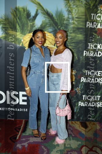 Amsterdam 25 september 2022
Premiere ticket to paradise in Tuschinski.
Lisa Fraenk (rechts) met een vriendin