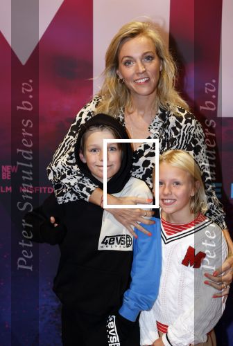 Amsterdam 30 september 2022
Premiere Misfit in Pathe arena.
De cast bestond oa uit Bettina Holwerda, Timor Steffens Senna Ramos Duncan Tromp Stefania Nienke v Dijk Anique Dreamon Kes v d Broek Ricky Naingolan Roosmarijn Wind Felice Poppeliers en Kimberley Agyarko . Loes haverkort met kinderen