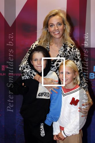Amsterdam 30 september 2022
Premiere Misfit in Pathe arena.
De cast bestond oa uit Bettina Holwerda, Timor Steffens Senna Ramos Duncan Tromp Stefania Nienke v Dijk Anique Dreamon Kes v d Broek Ricky Naingolan Roosmarijn Wind Felice Poppeliers en Kimberley Agyarko . Loes haverkort met kinderen