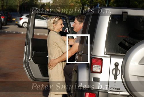 Breuekelen 30 september 2022
Mariska v Kolck met haar nieuwe vriend Vincent kussend in zijn auto