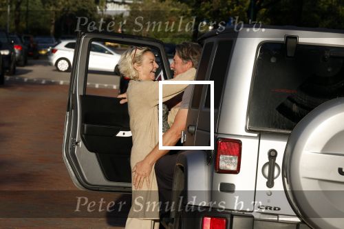 Breuekelen 30 september 2022
Mariska v Kolck met haar nieuwe vriend Vincent kussend in zijn auto
