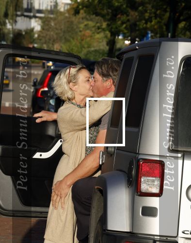 Breuekelen 30 september 2022
Mariska v Kolck met haar nieuwe vriend Vincent kussend in zijn auto