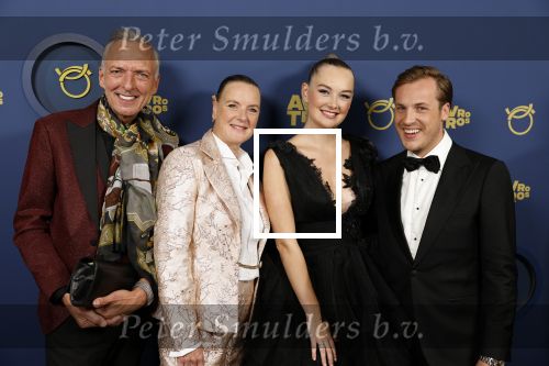 Amsterdam 6 oktober 2022
Uitreiking televizierring 2022 in carre .
Martien Meiland Erica Meiland Maxime Meiland en Lerpy Molkenboer