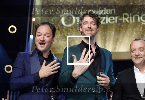 Amsterdam 6 oktober 2022
Uitreiking televizierring 2022 in carre
Niels v d Laan en Jeroen Woe met Miguel Wiels
