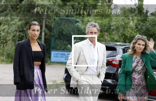 Amsterdam 15 september 2022
Kimberley Klaver en Michel v d Bergh trouwen bij het rijk van de keizer . Ze trouwen in de openlucht. Patrick Maas met vriendin