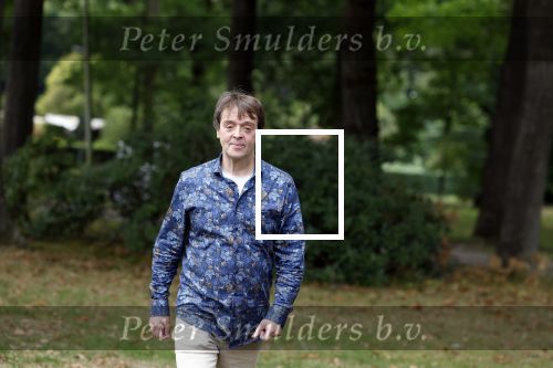 Den Dolder 23 september 2022
Peter Lusse voor zijn huis waar hij heeft gewoond. Hij gaat nu verhuizen naar ander huis