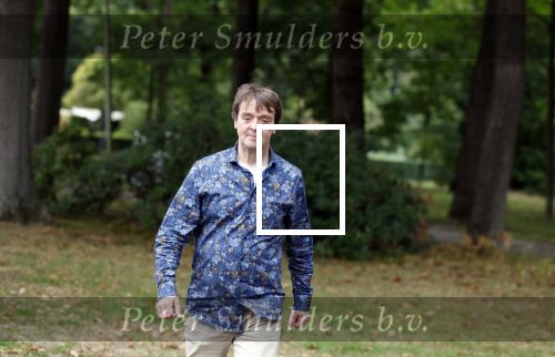 Den Dolder 23 september 2022
Peter Lusse voor zijn huis waar hij heeft gewoond. Hij gaat nu verhuizen naar ander huis