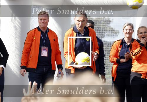 Amsterdam 21 september 2022
Koning Willem Alexander bezoekt sportdag van de Johan Cruyff foundation op de toekomst en in de Johan Cruyff Arena . Danny Cruyff Jordi Cruyff en zijn dochter Susila . Raoul Heertje