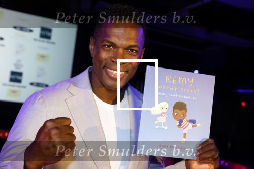 Amsterdam 5 oktober 2022
Boekpresentatie Remy Bonjasky . Aanwezig zijn vrouw Renate Goet en hun dochter Skye.