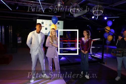 Amsterdam 5 oktober 2022
Boekpresentatie Remy Bonjasky . Aanwezig zijn vrouw Renate Goet en hun dochter Skye. Merel v Carlsburg