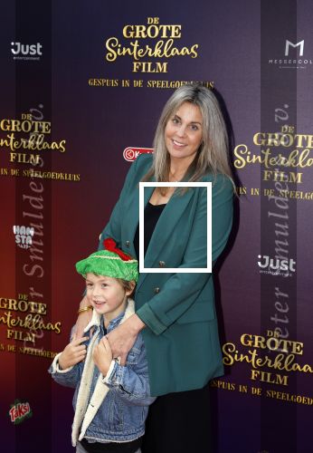 Amsterdam 2 oktober 2022
Premiere de grote sinterklaasfilm gespuis in de speelgoedkluis in Tuschinski. 
Roelien Magendans en zoontje