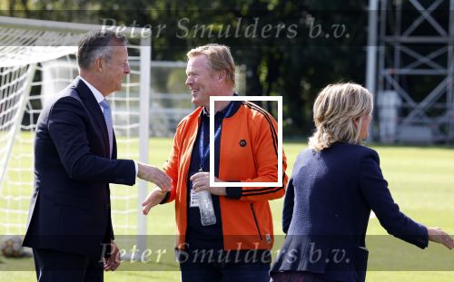 Amsterdam 21 september 2022
Koning Willem Alexander bezoekt sportdag van de Johan Cruyff foundation op de toekomst en in de Johan Cruyff Arena . Danny Cruyff Jordi Cruyff en zijn dochter Susila . Ronald Koeman