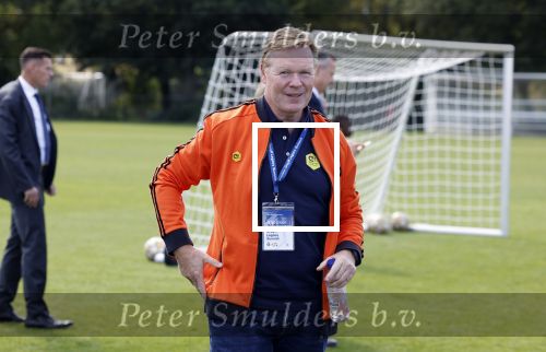 Amsterdam 21 september 2022
Koning Willem Alexander bezoekt sportdag van de Johan Cruyff foundation op de toekomst en in de Johan Cruyff Arena . Danny Cruyff Jordi Cruyff en zijn dochter Susila . Ronald Koeman