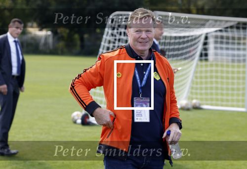 Amsterdam 21 september 2022
Koning Willem Alexander bezoekt sportdag van de Johan Cruyff foundation op de toekomst en in de Johan Cruyff Arena . Danny Cruyff Jordi Cruyff en zijn dochter Susila . Ronald Koeman