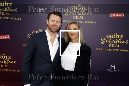 Amsterdam 2 oktober 2022
Premiere de grote sinterklaasfilm gespuis in de speelgoedkluis in Tuschinski. 
Royce de Vries met zijn vrouw Amanda de Vries