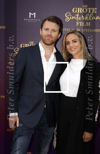 Amsterdam 2 oktober 2022
Premiere de grote sinterklaasfilm gespuis in de speelgoedkluis in Tuschinski. 
Royce de Vries met zijn vrouw Amanda de Vries