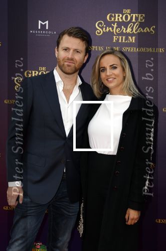 Amsterdam 2 oktober 2022
Premiere de grote sinterklaasfilm gespuis in de speelgoedkluis in Tuschinski. 
Royce de Vries met zijn vrouw Amanda de Vries