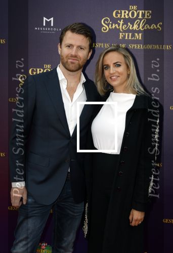 Amsterdam 2 oktober 2022
Premiere de grote sinterklaasfilm gespuis in de speelgoedkluis in Tuschinski. 
Royce de Vries met zijn vrouw Amanda de Vries
