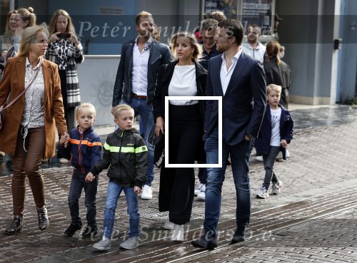 Amsterdam 2 oktober 2022
Premiere de grote sinterklaasfilm gespuis in de speelgoedkluis in Tuschinski. 
Royce de Vries met zijn vrouw Amanda de Vries