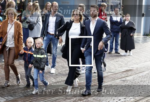 Amsterdam 2 oktober 2022
Premiere de grote sinterklaasfilm gespuis in de speelgoedkluis in Tuschinski. 
Royce de Vries met zijn vrouw Amanda de Vries