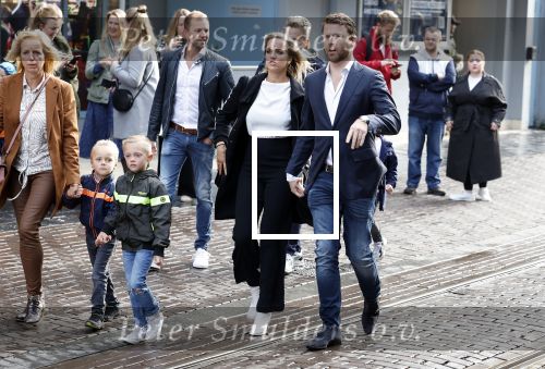 Amsterdam 2 oktober 2022
Premiere de grote sinterklaasfilm gespuis in de speelgoedkluis in Tuschinski. 
Royce de Vries met zijn vrouw Amanda de Vries