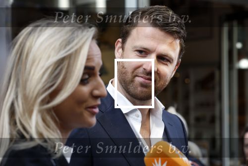 Amsterdam 2 oktober 2022
Premiere de grote sinterklaasfilm gespuis in de speelgoedkluis in Tuschinski. 
Royce de Vries met zijn vrouw Amanda de Vries