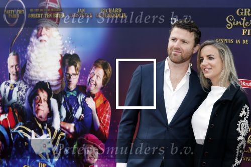 Amsterdam 2 oktober 2022
Premiere de grote sinterklaasfilm gespuis in de speelgoedkluis in Tuschinski. 
Royce de Vries met zijn vrouw Amanda de Vries