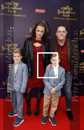 Amsterdam 2 oktober 2022
Premiere de grote sinterklaasfilm gespuis in de speelgoedkluis in Tuschinski. 
Rutger v Barneveld kwam met vriendin en neefjes