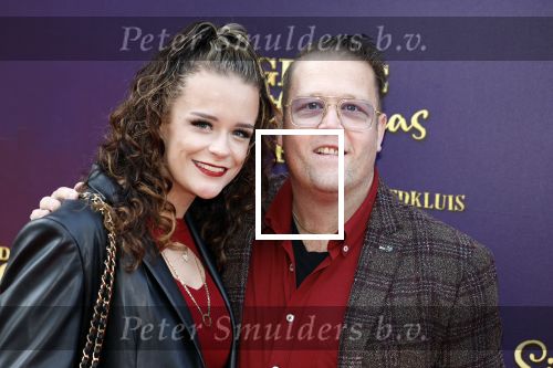 Amsterdam 2 oktober 2022
Premiere de grote sinterklaasfilm gespuis in de speelgoedkluis in Tuschinski. 
Rutger v Barneveld met partner