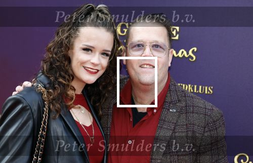 Amsterdam 2 oktober 2022
Premiere de grote sinterklaasfilm gespuis in de speelgoedkluis in Tuschinski. 
Rutger v Barneveld met partner