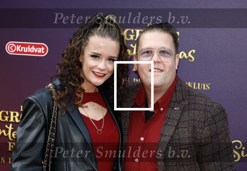 Amsterdam 2 oktober 2022
Premiere de grote sinterklaasfilm gespuis in de speelgoedkluis in Tuschinski. 
Rutger v Barneveld met partner