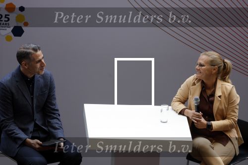Amsterdam 21 september 2022
Koning Willem Alexander bezoekt sportdag van de Johan Cruyff foundation op de toekomst en in de Johan Cruyff Arena . Danny Cruyff Jordi Cruyff en zijn dochter Susila . Sarina Wiegman