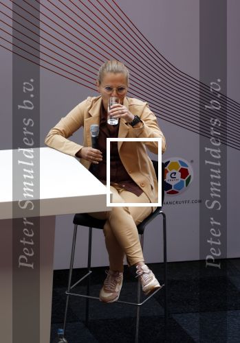 Amsterdam 21 september 2022
Koning Willem Alexander bezoekt sportdag van de Johan Cruyff foundation op de toekomst en in de Johan Cruyff Arena . Danny Cruyff Jordi Cruyff en zijn dochter Susila . Sarina Wiegman