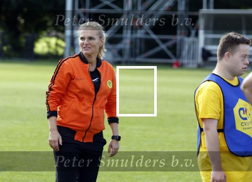 Amsterdam 21 september 2022
Koning Willem Alexander bezoekt sportdag van de Johan Cruyff foundation op de toekomst en in de Johan Cruyff Arena . Danny Cruyff Jordi Cruyff en zijn dochter Susila . sarina Wiegman