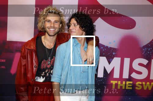Amsterdam 30 september 2022
Premiere Misfit in Pathe arena.
De cast bestond oa uit Bettina Holwerda, Timor Steffens Senna Ramos Duncan Tromp Stefania Nienke v Dijk Anique Dreamon Kes v d Broek Ricky Naingolan Roosmarijn Wind Felice Poppeliers en Kimberley Agyarko . Sem Ben Yakar met vriend Martijn Stoffers
