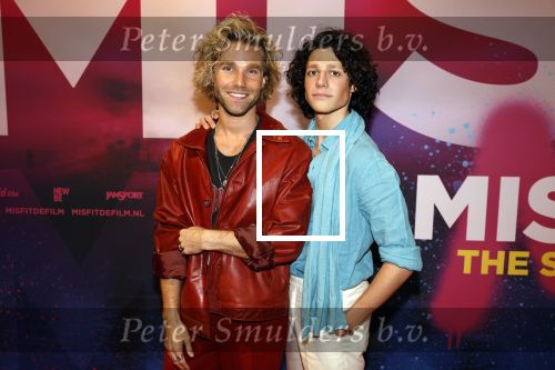 Amsterdam 30 september 2022
Premiere Misfit in Pathe arena.
De cast bestond oa uit Bettina Holwerda, Timor Steffens Senna Ramos Duncan Tromp Stefania Nienke v Dijk Anique Dreamon Kes v d Broek Ricky Naingolan Roosmarijn Wind Felice Poppeliers en Kimberley Agyarko . Sem Ben Yakar met vriend Martijn Stoffers