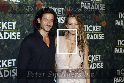 Amsterdam 25 september 2022
Premiere ticket to paradise in Tuschinski.
Sharon Pieksma kwam met vriend