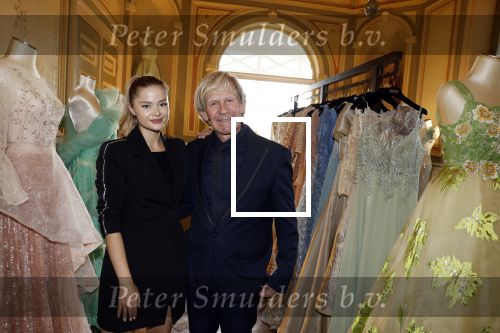 Grave 29 september 2022
Nieuwe winkel van Addy v d Krommenacker in Grave . Het pand is van zijn zus. Stefania
